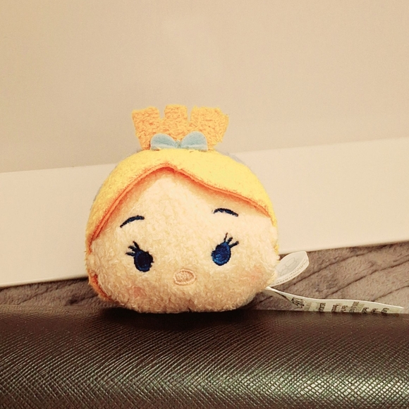 Disney Tsum Tsum Peter Pan Wendy mini plush 3.5 " - Picture 5 of 13